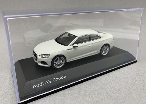 Audi coupe gletscherweiß - audi,